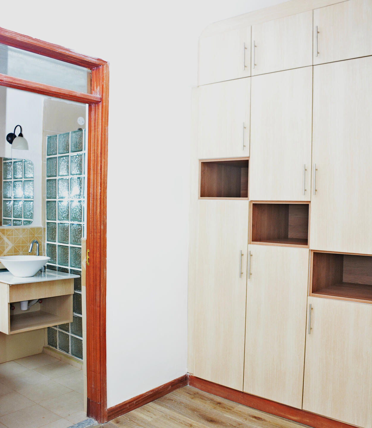 Custom bedroom cabinet / wardrobe